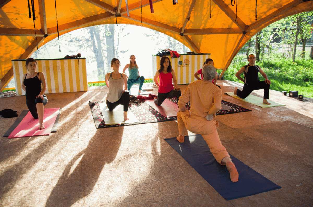 Тренировки по йоге 