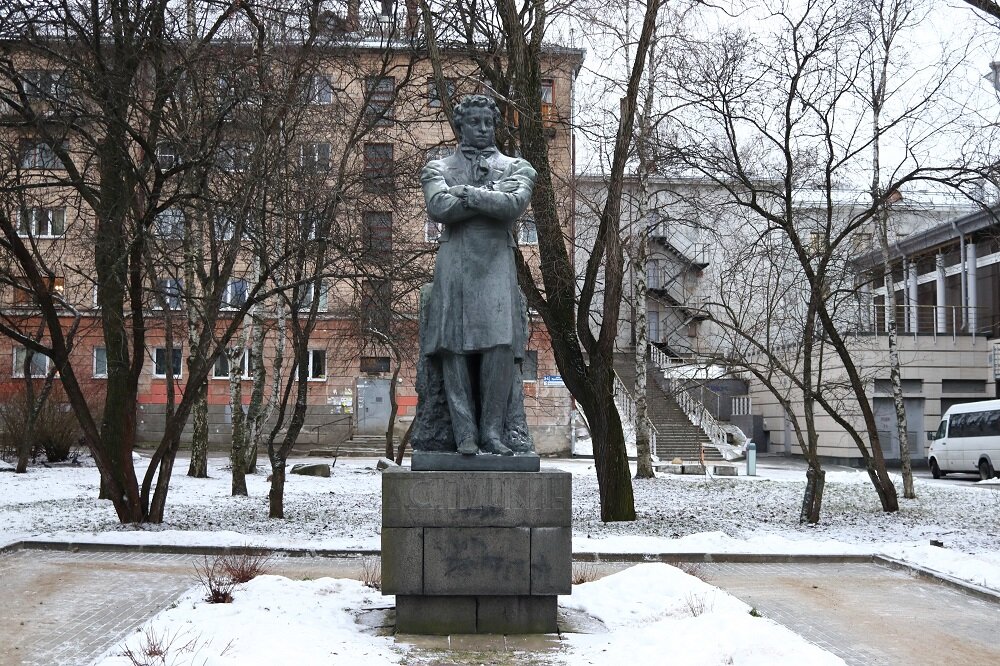Памятник А. С. Пушкину в Петрозаводске  