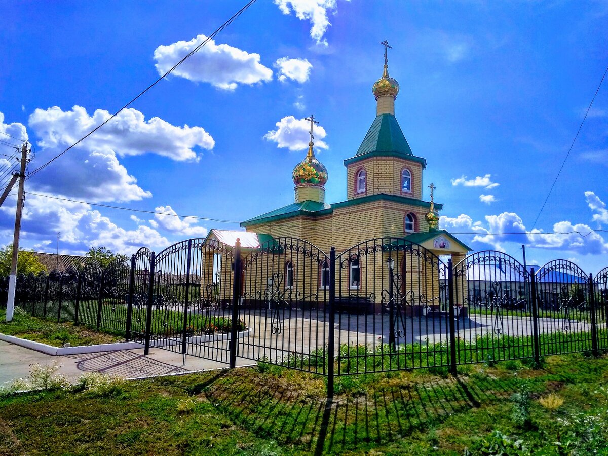 Слобода Михайловка. Никольская (?) церковь