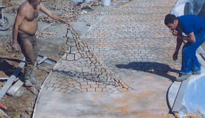 Технология создания декоративной поверхности на бетоне через трафарет. Часть 1