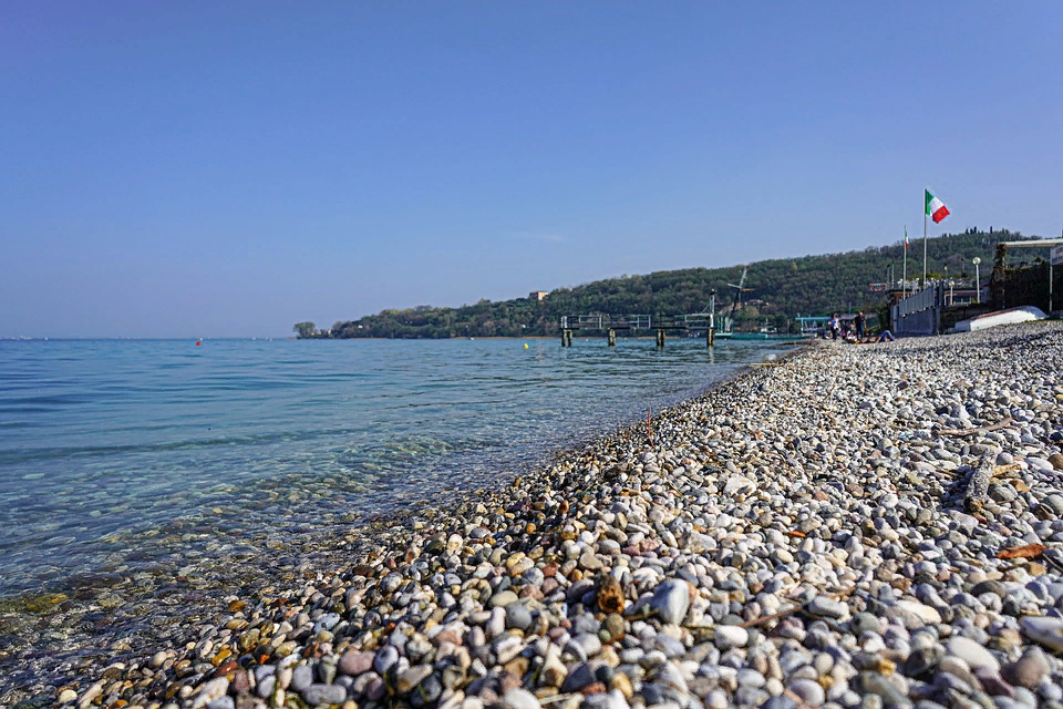 Пляж в Сало, в провинции Брешиа. Ломбардия. Фото из открытого источника