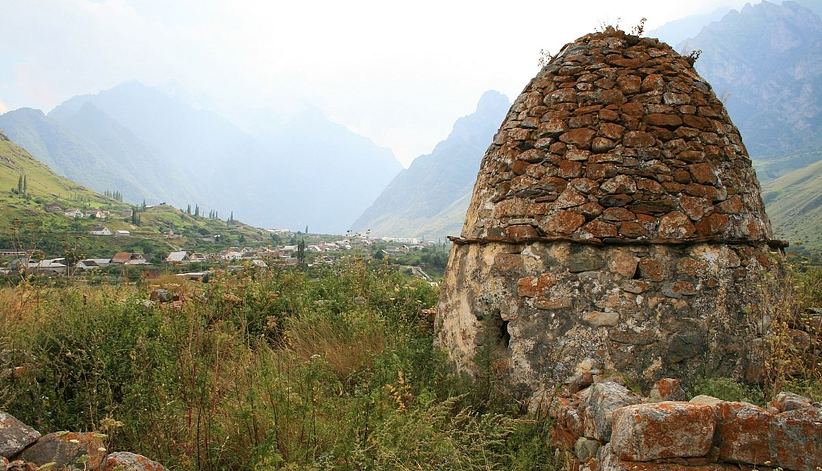 Селения балкарии. Аулы Кабардино-Балкарии горные. Село верхняя Балкария Кабардино-Балкария. Сторожевая башня Хурзук. Село верхняя Балкария КБР.