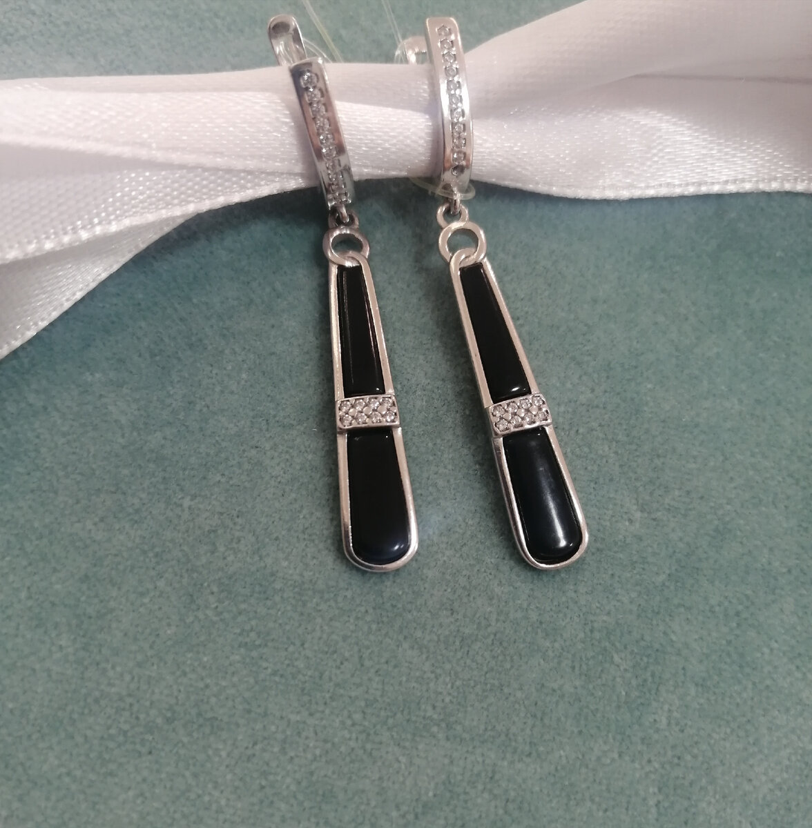 Серебряные серьги с керамической вставкой. 