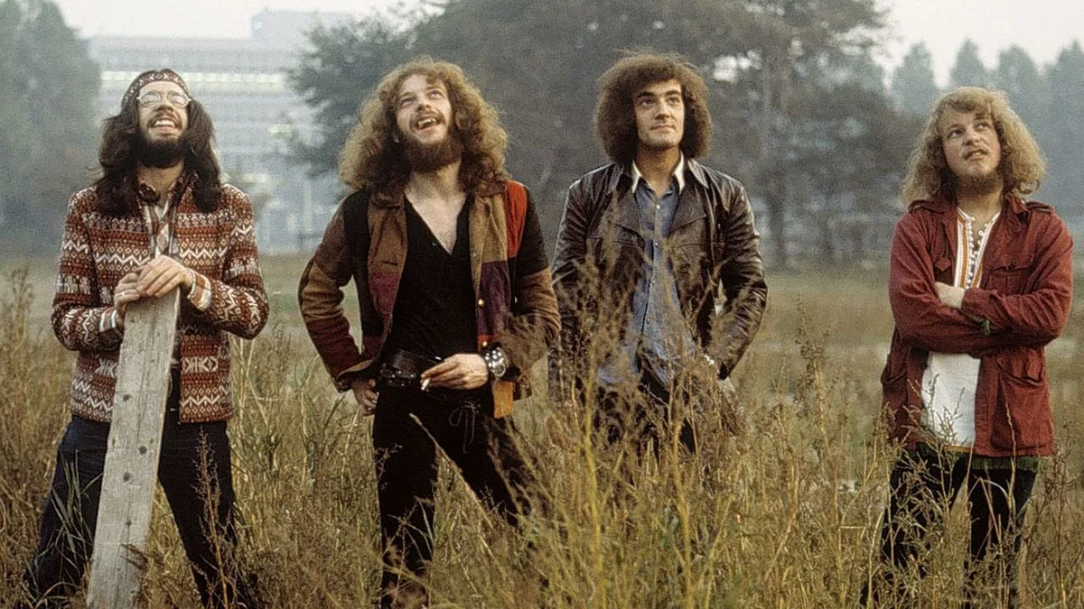 Jethro tull album. Jethro Tull Band. Jethro Tull "a". Jethro Tull 1970. Группа Jethro Tull в молодости.