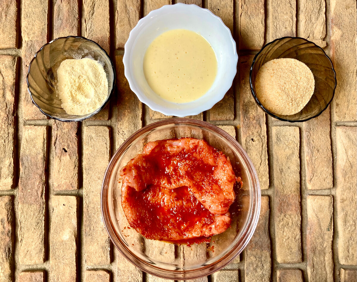 Куриное филе в кастрюле. Отварить куриное филе. Отваривание филе индейки. Сколько варить курицу. Нарезанное филе индейки.