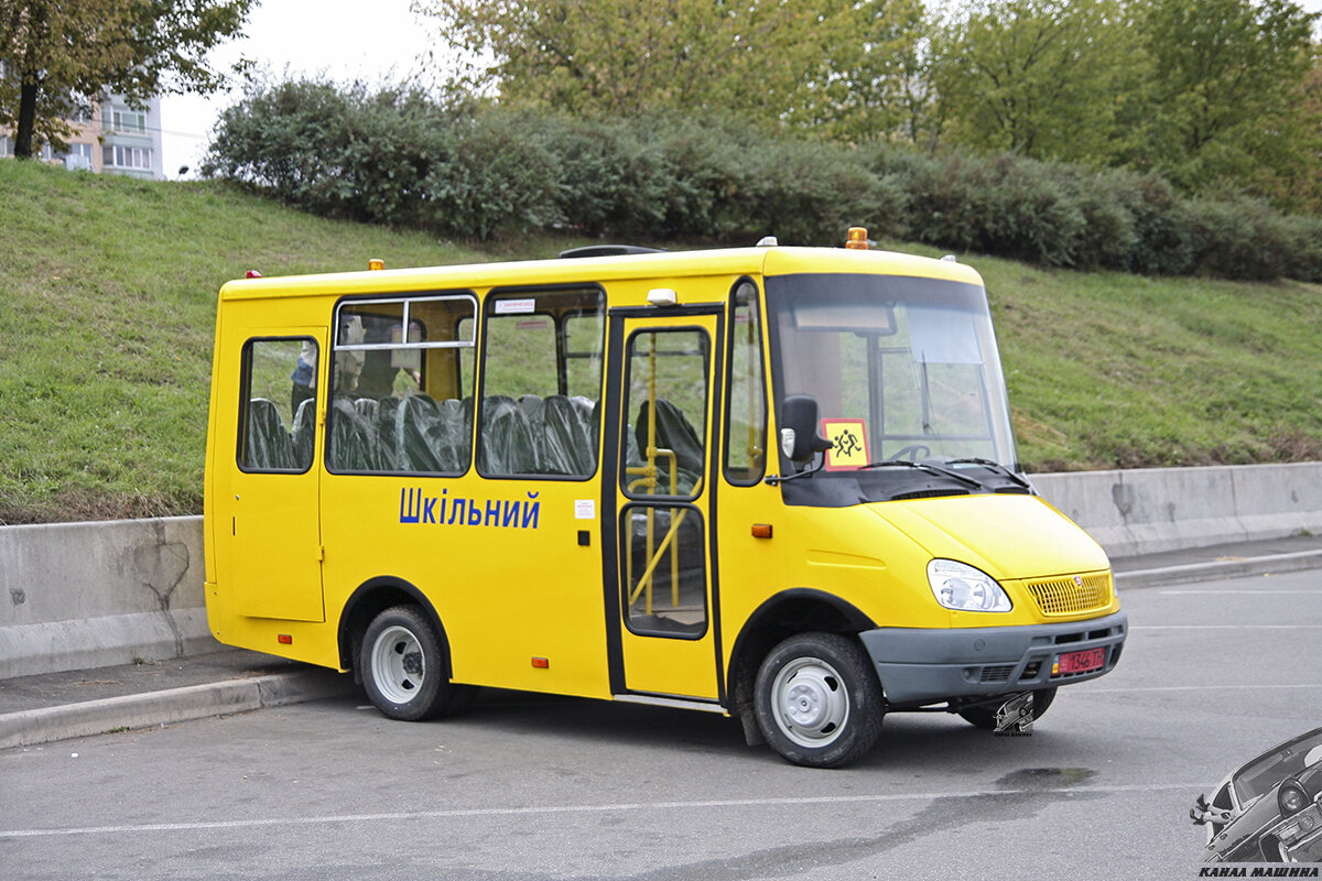 Школьный автобус Тур-АХ049 (фото Д.Гладкого)