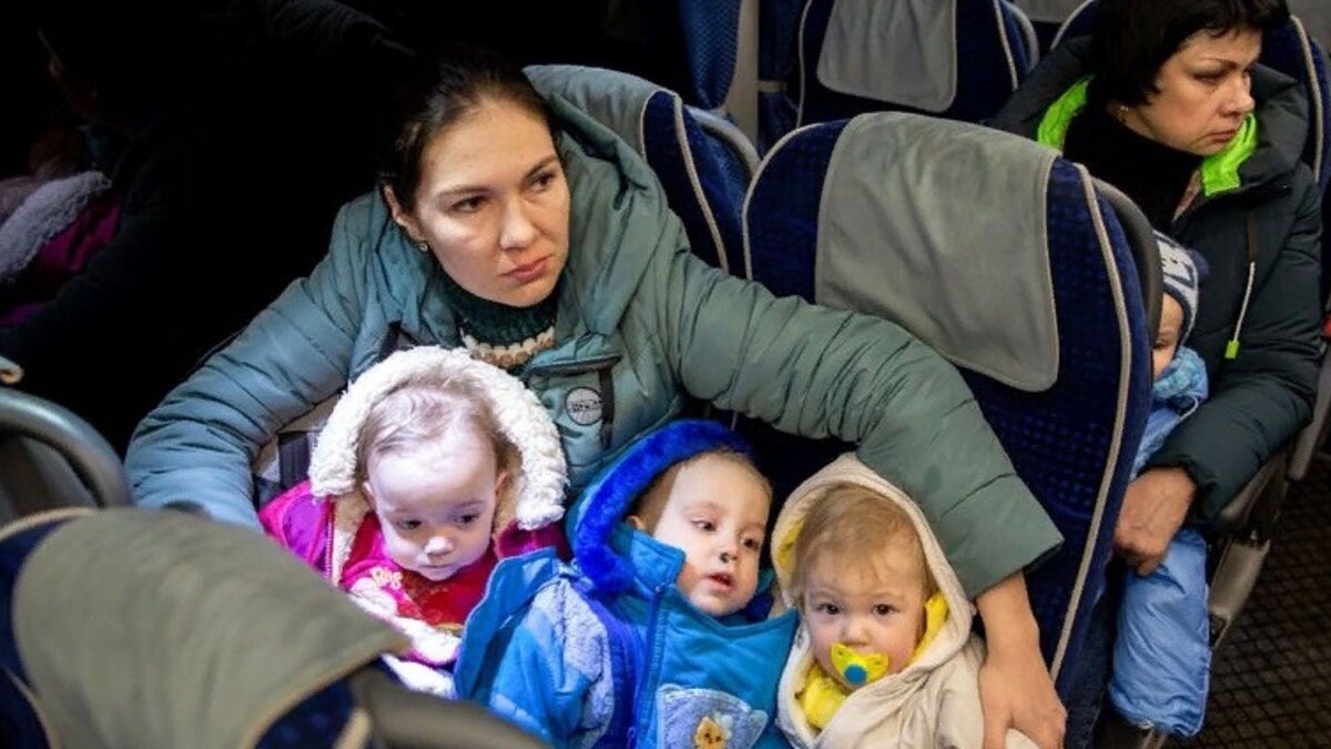 Эвакуация из Донбасса в Россию началась.