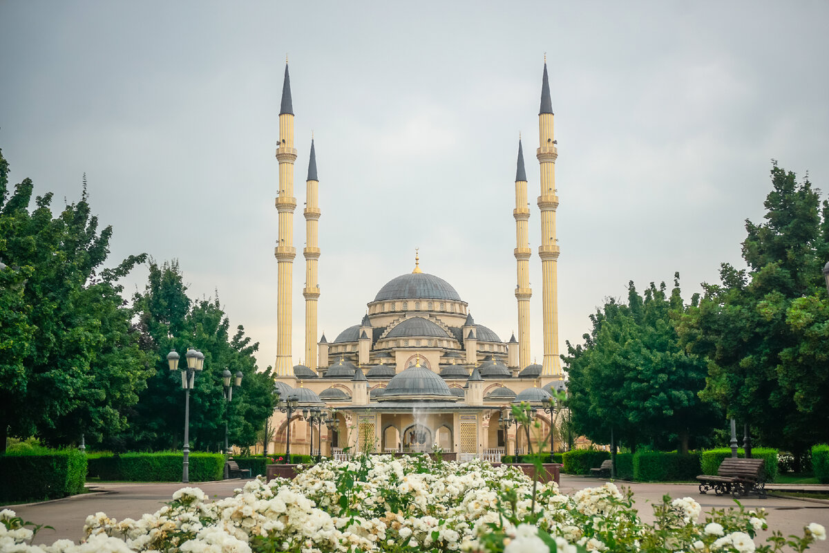 Мечеть «сердце чечни». Мечети северного кавказа. Мечеть сердце чечни в грозном. Мечеть имени исы в чечне. Мечеть имени исы в чечне.