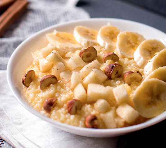 Пшенная каша с яблоками и брусникой