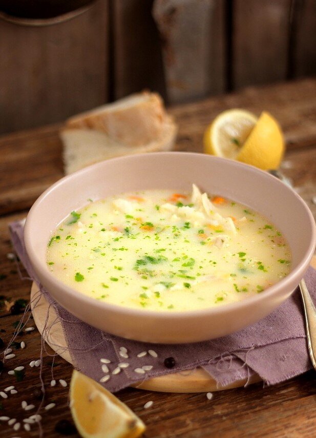 Греческий куриный суп с яйцом и лимоном, простой рецепт
