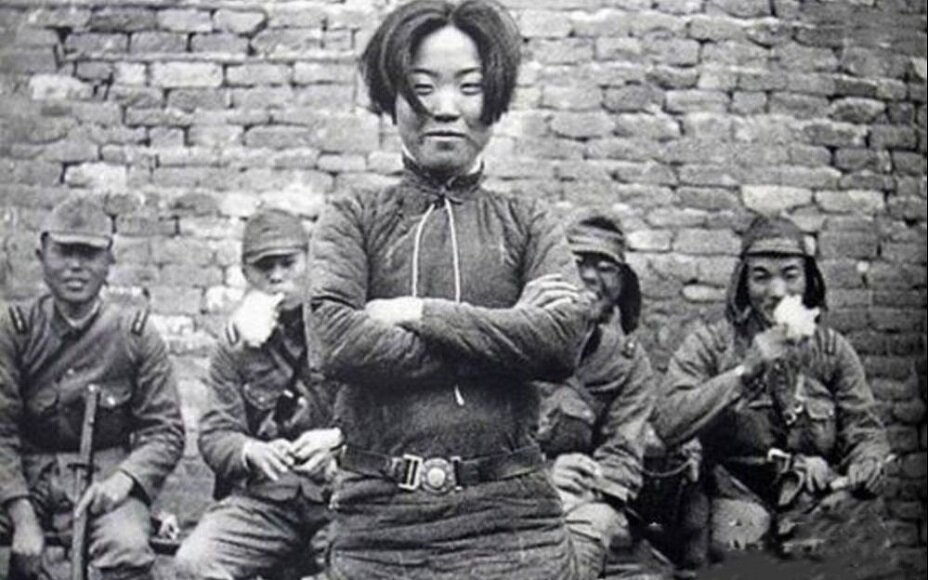 Чен Бенхуа с японцами. Источник фото: https://polzam.ru/index.php/itemlist?start=190