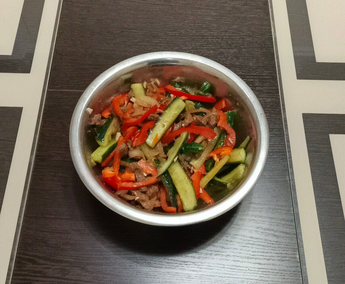 Корейский салат из огурцов с луком — рецепт с фото пошагово