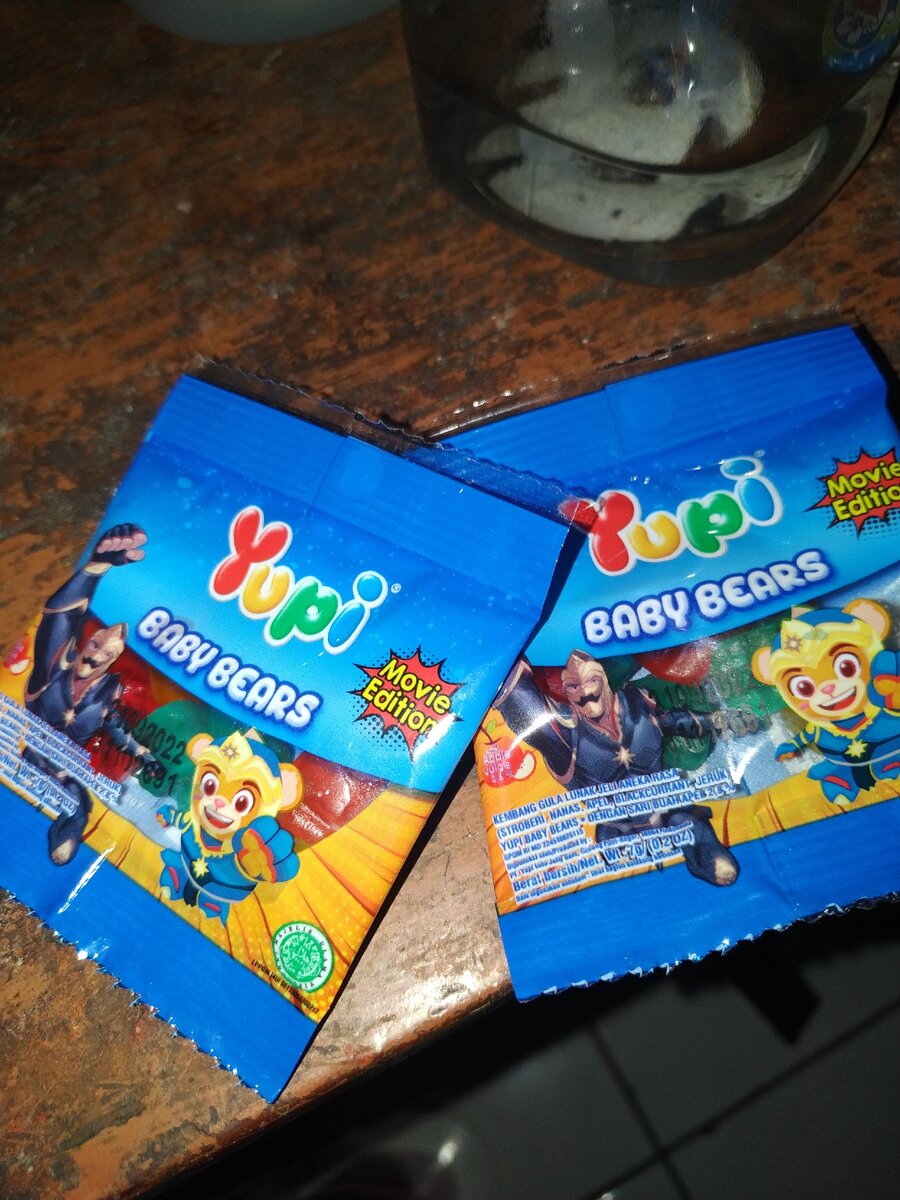 Мармелад "Юпи", цена за 1 упаковку (7-8 мишек) около 3-х рублей.