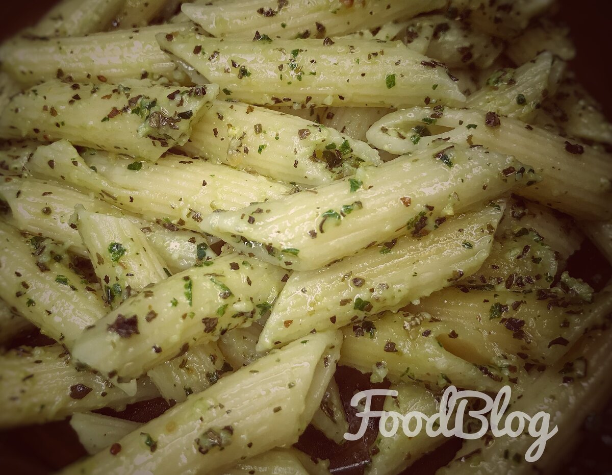 Паста с соусом песто