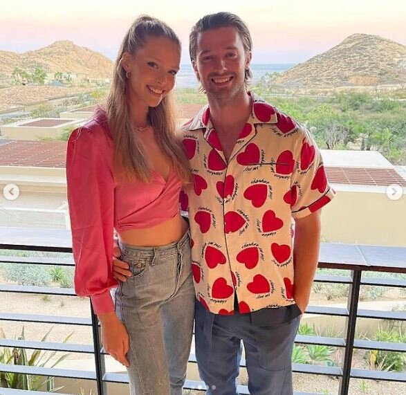 Патрик Шварценеггер и модель Эбби Чемпион фото Instagram  @patrickschwarzenegger