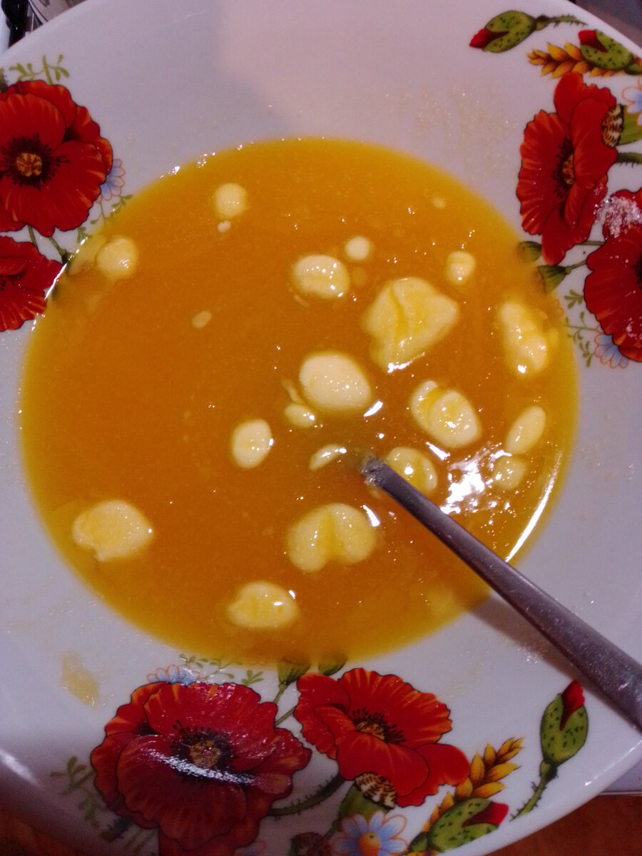 процесс растворения мёда, сахара и масла