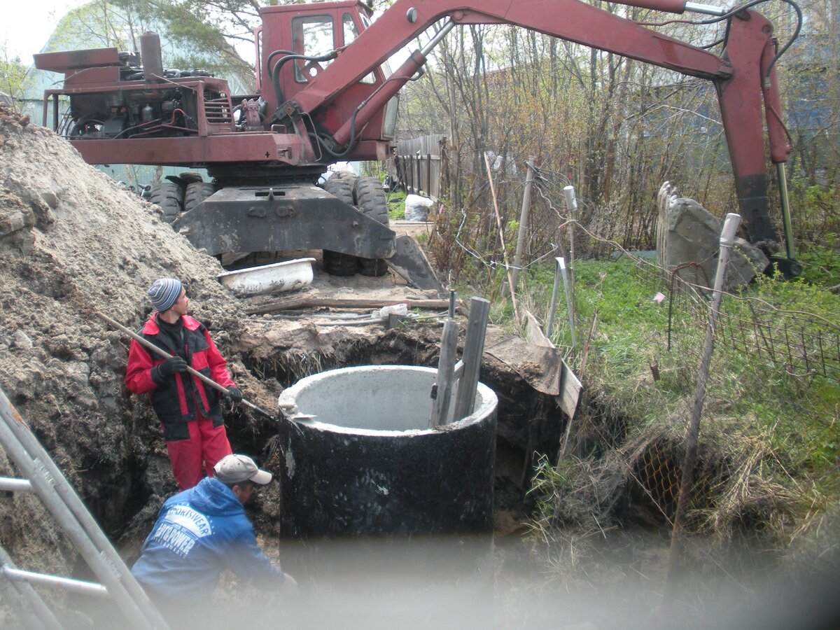 Единственное фото работ устройства септика