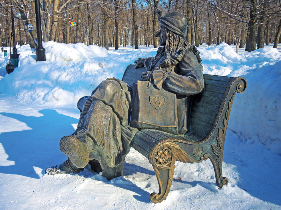 Изба Бабы Яги — надувной батут по мотивам русских народных сказок