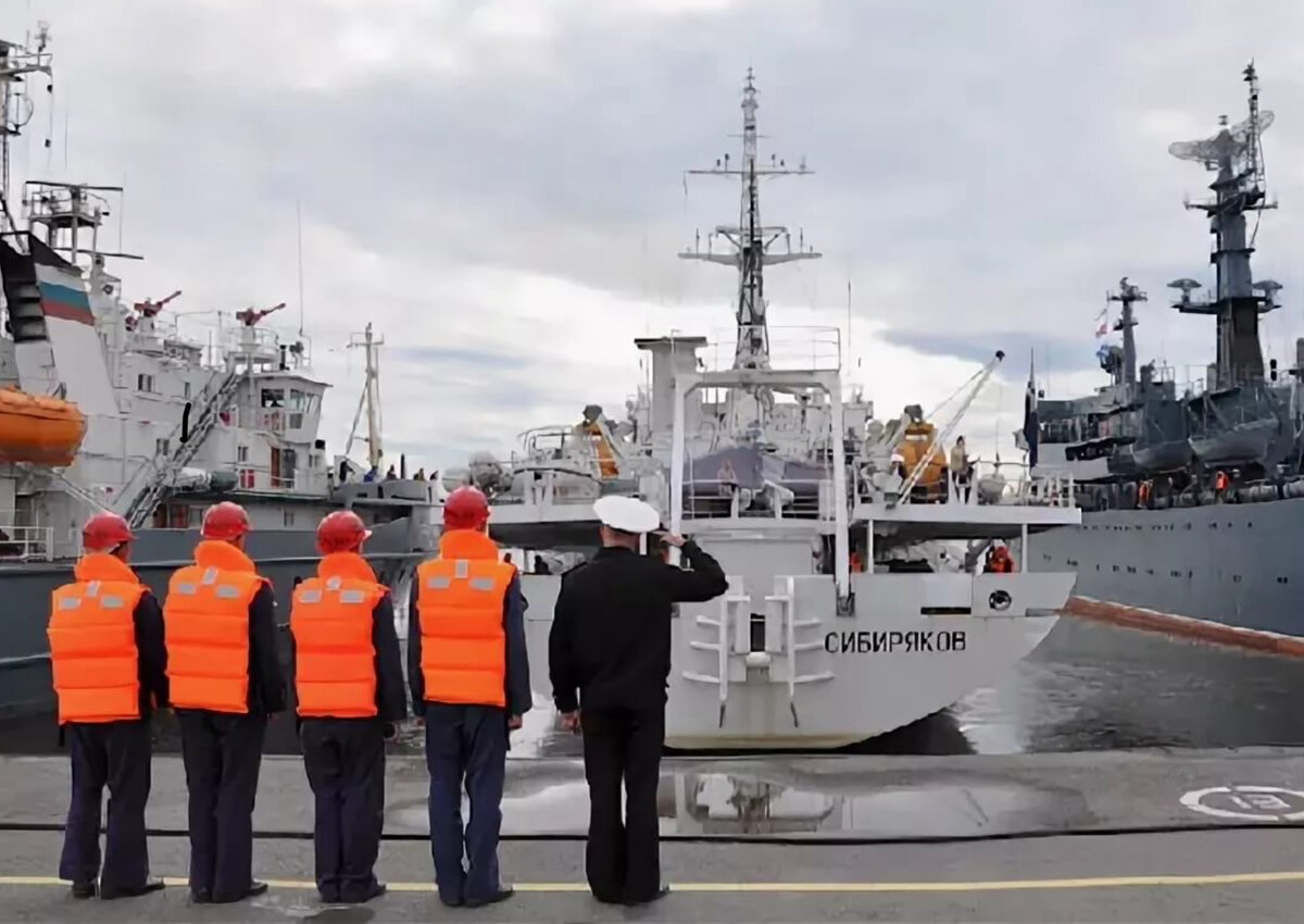 На флаг и гюйс!