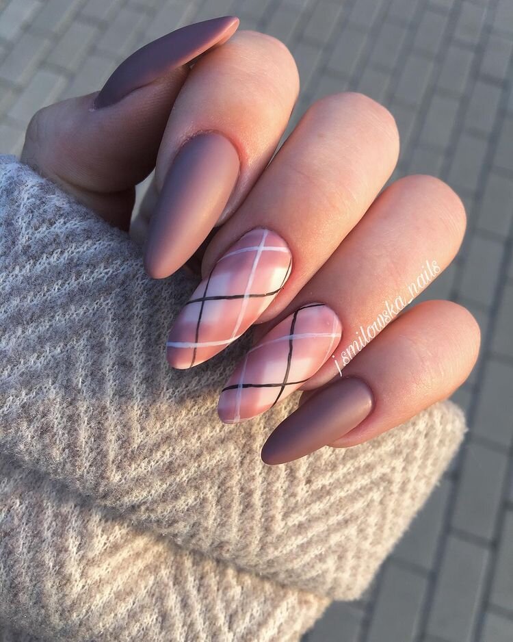 @j.smilowska_nails 
