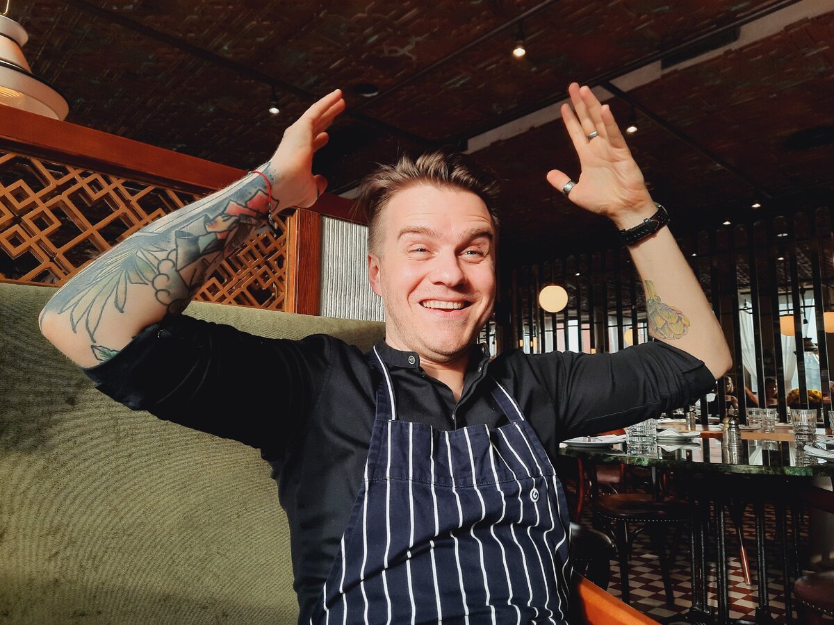 «Дело не столько в ограничениях, сколько в том, что это просто альтернатива, — говорит Володя. — Та же еда в стиле «Бюро», только её могут есть люди, которые не едят мясо или не переносят лактозу». 