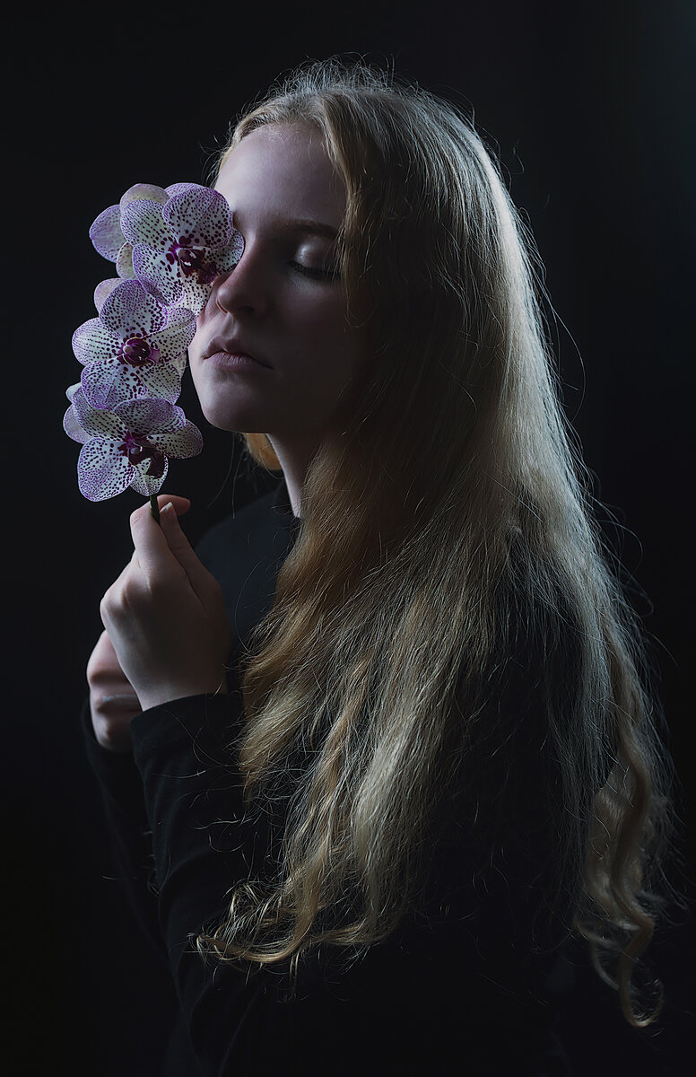 Пусть мы не всегда довольны тем, чем нас одаривает природа, но именно это делает наш облик индивидуальным, непохожим ни на кого и самым, что ни на есть настоящим!