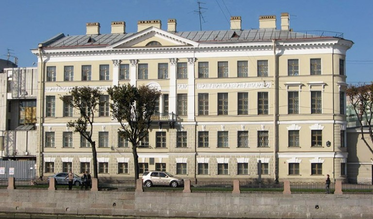 Дом Кочневой, источник: https://excurspb.ru/upload/img-cache/photos/e29cd817e3361d2de9814f7c783e4601-fwh-768-451.jpg