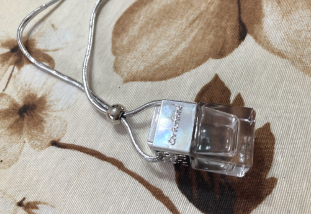 Автомобильный освежитель воздуха