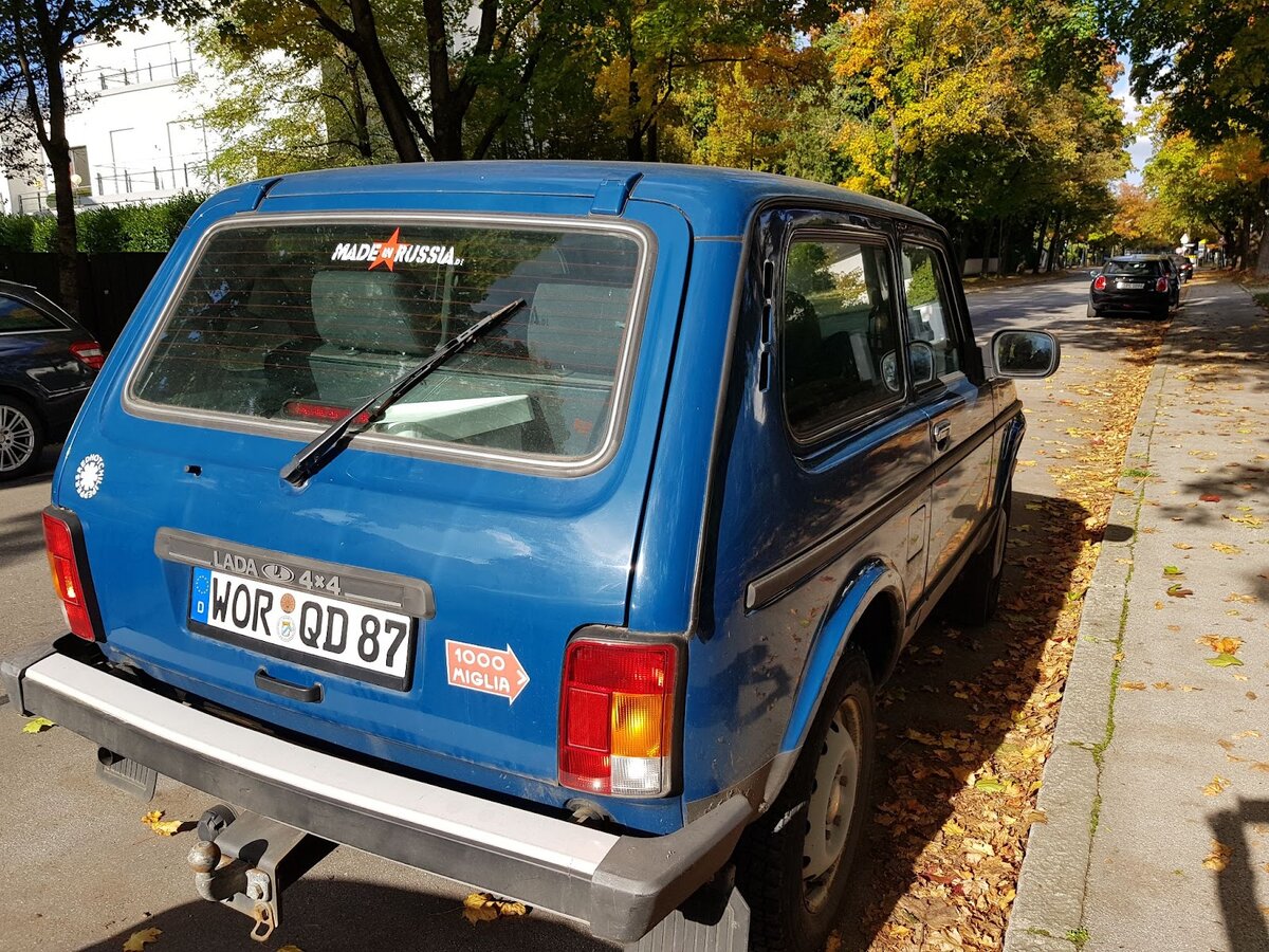 Увидела эту машину в богатом районе Богенхаузен, Мюнхен, 24.10.2021