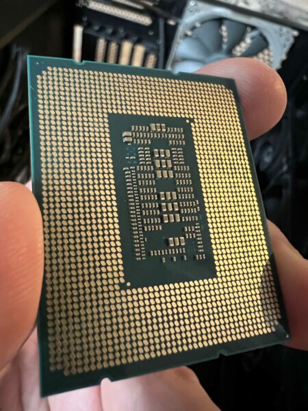 Как я купил бракованный Intel Core i7-12700K и попробовал собрать компьютер1