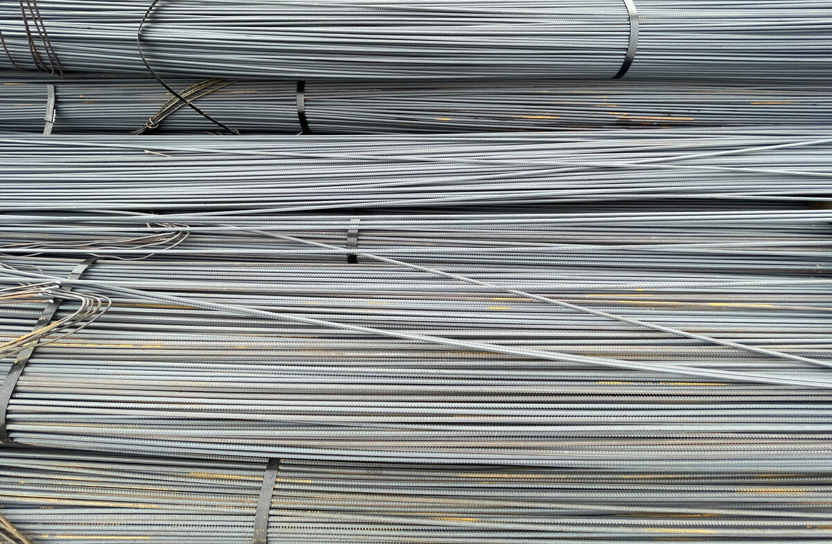 Арматура на металлобазе в Новосаратовке