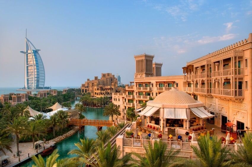 Вид из Madinat Jumeirah на Burj Al Arab