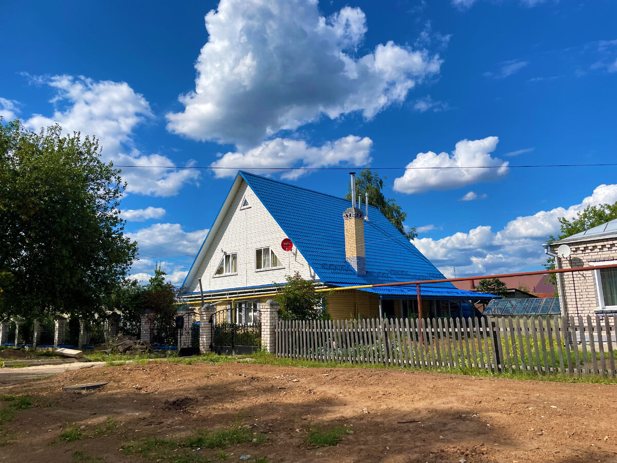 Нижегородский поселок контрастов, в котором звучат отголоски СССР и 90-х.  Приглашаю в ВАД | Под зонтиком | Дзен