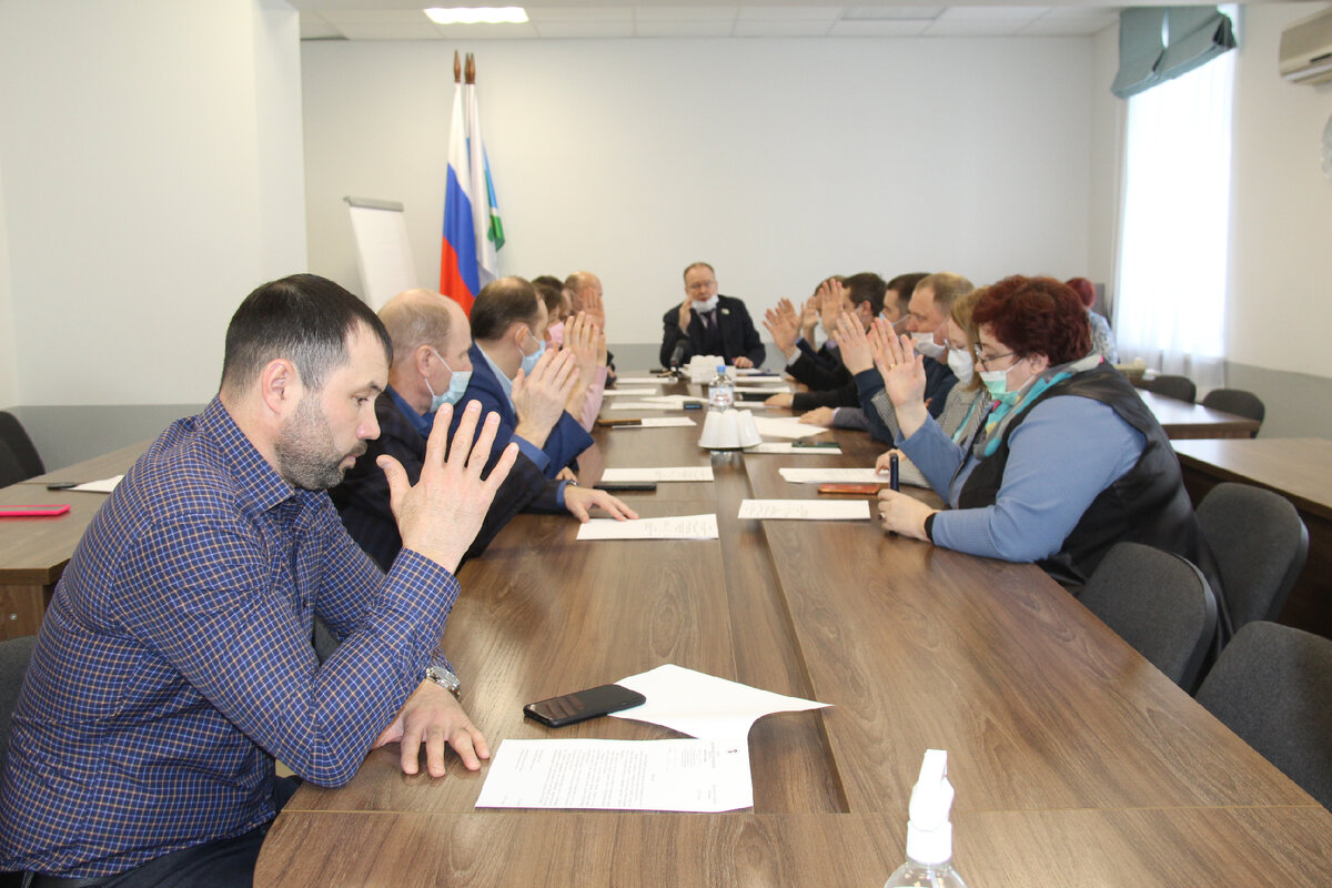 Документ подписан председателем Думы ПГО  и всем депутатским корпусом единогласно