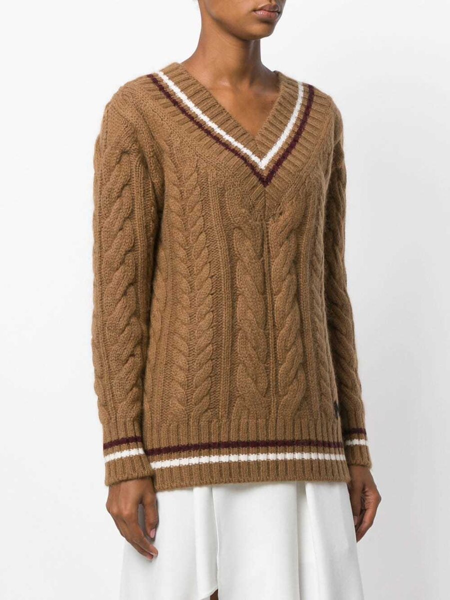 Свитер из смесовой шерсти с бантом из шерстяной репсовой ленты, с радостью покажу его вам в следующих постах на себе.