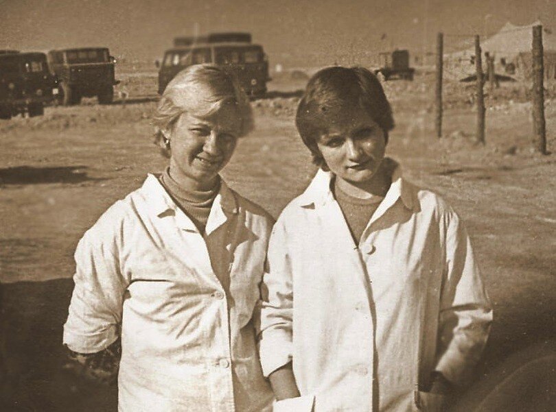 ДРА, госпиталь, 1980г. Справа - лаборант Глафира Гордюнина с коллегой