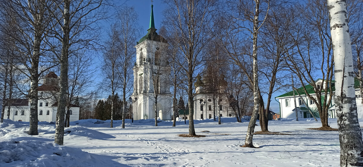 Соборная площадь в Каргополе. 