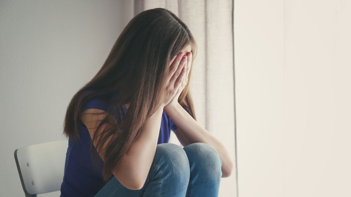 В попытках спасти ребенка от игровой зависимости я хваталась за любые зацепки в виде чужого опыта, примеров, советов. Ситуацию обострила пандемия: запертые в доме дети в принципе не выпускали из рук компьютерную мышь. Оборвалось все внезапно, то есть на лету...