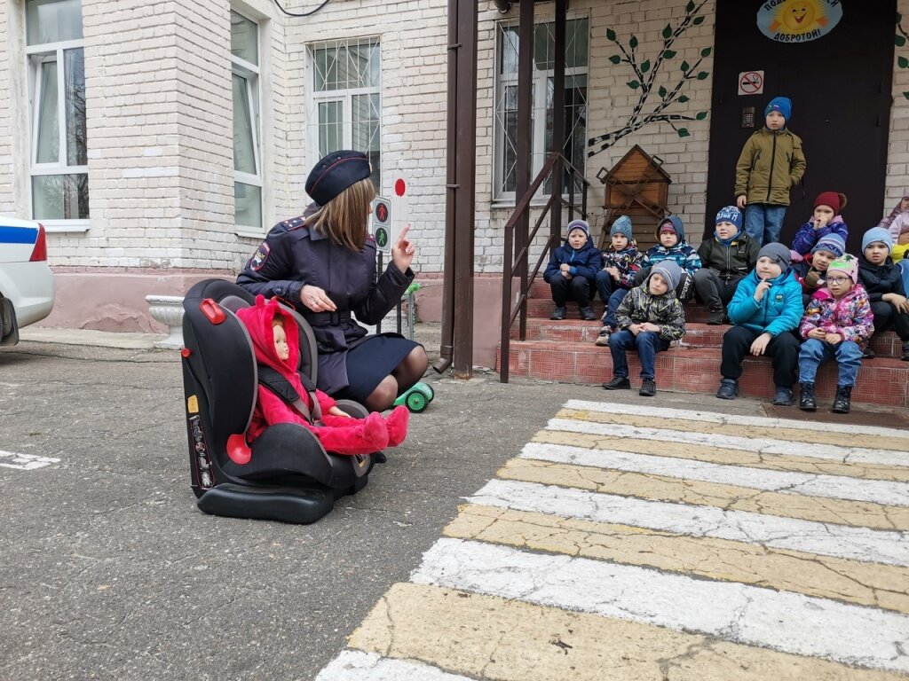 В Твери полицейские проводят в праздники занятия с детьми
