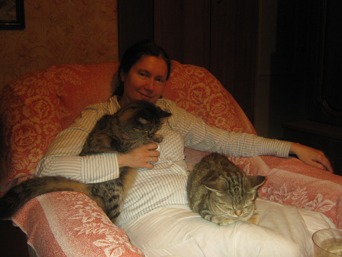 Она хотела, чтобы он увидел её – новую, помолодевшую, красивую...