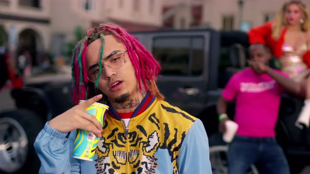 Lil Pump, кадр из клипа "Gucci Gang". Этот рэпер - как раз из того поколения, что появилось благодаря Интернету.