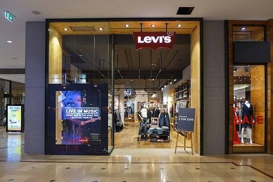    Levi Strauss уходит из России - СМИ