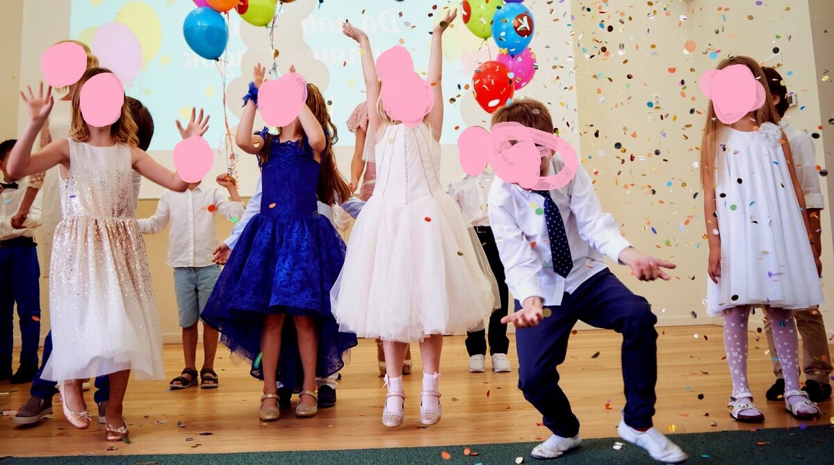 Это просто фото из интернета, в моей обработке. По этическим причинам я закрываю лица детей.