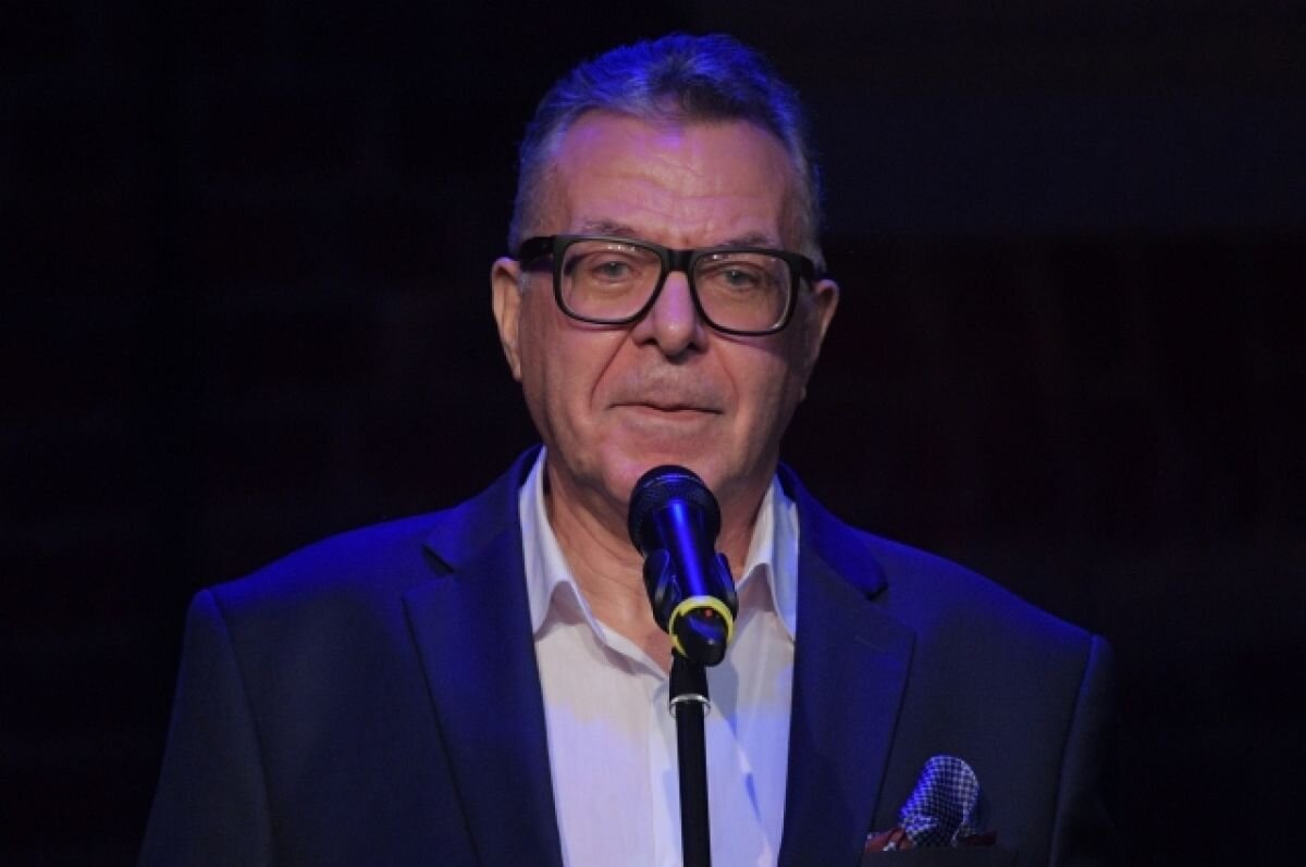    Отец Урганта прокомментировал вопрос о продолжении карьеры сына в РФ