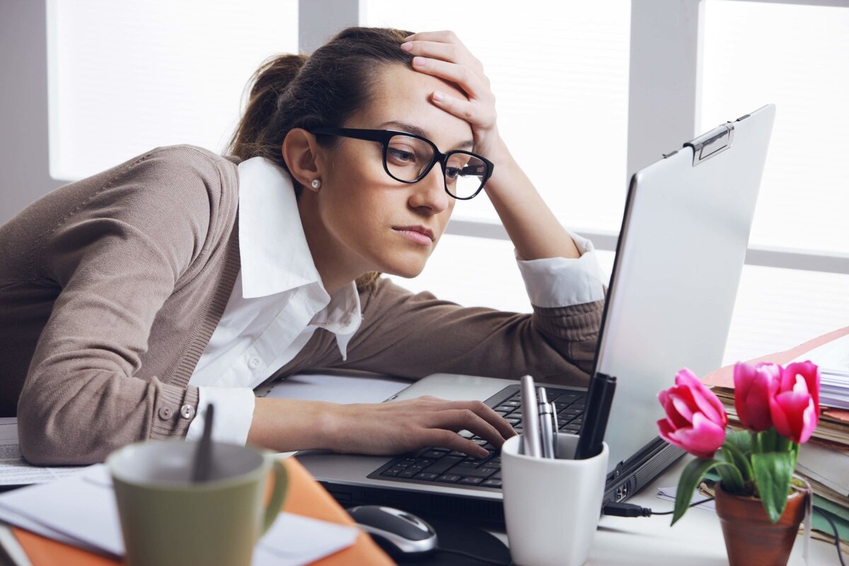 Картинка отсюда https://allaboutourladies.ru/vse-o-zhenshhinax/psychology/nelyubimaya-rabota-chto-delat/?_thumbnail_id=8336