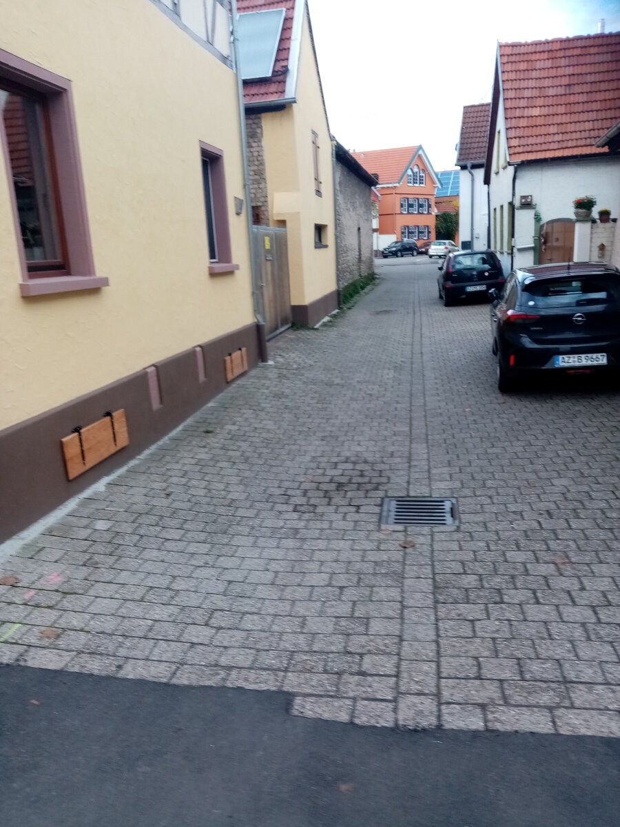 Вот такие "широкие" улицы. 