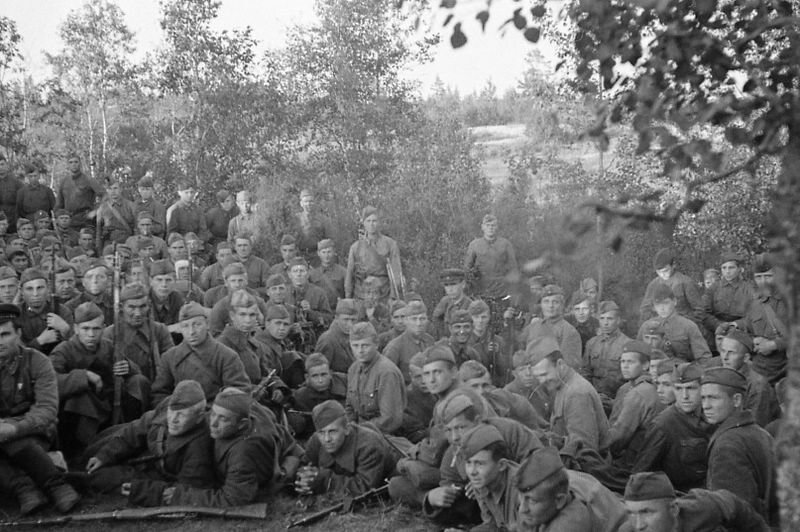 бойцы 59-ой армии на концерте