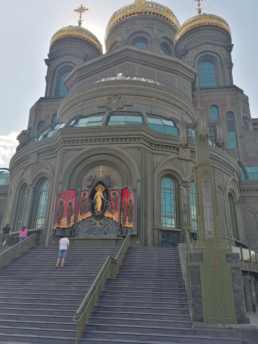 Храм казанской божьей матери в москве. Храм казанской иконы божией матери на красной площади. Казанский собор на красной площади в мск. Католический собор в ярославле. Какие храмы работают сегодня.