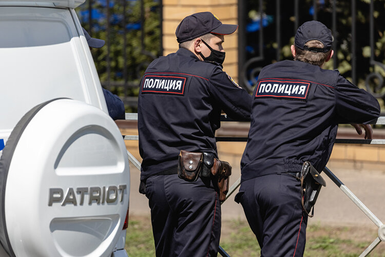    «Мобилизация должна касаться не только Вооруженных сил, но и всех силовых структур — МВД, ФСБ и прочих, а также транспорта и тыла. Пока ничего из этого не сделано»