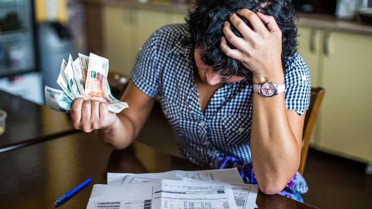    Закредитованность жителей России во втором квартале 2022 года уменьшилась до 11,4%.